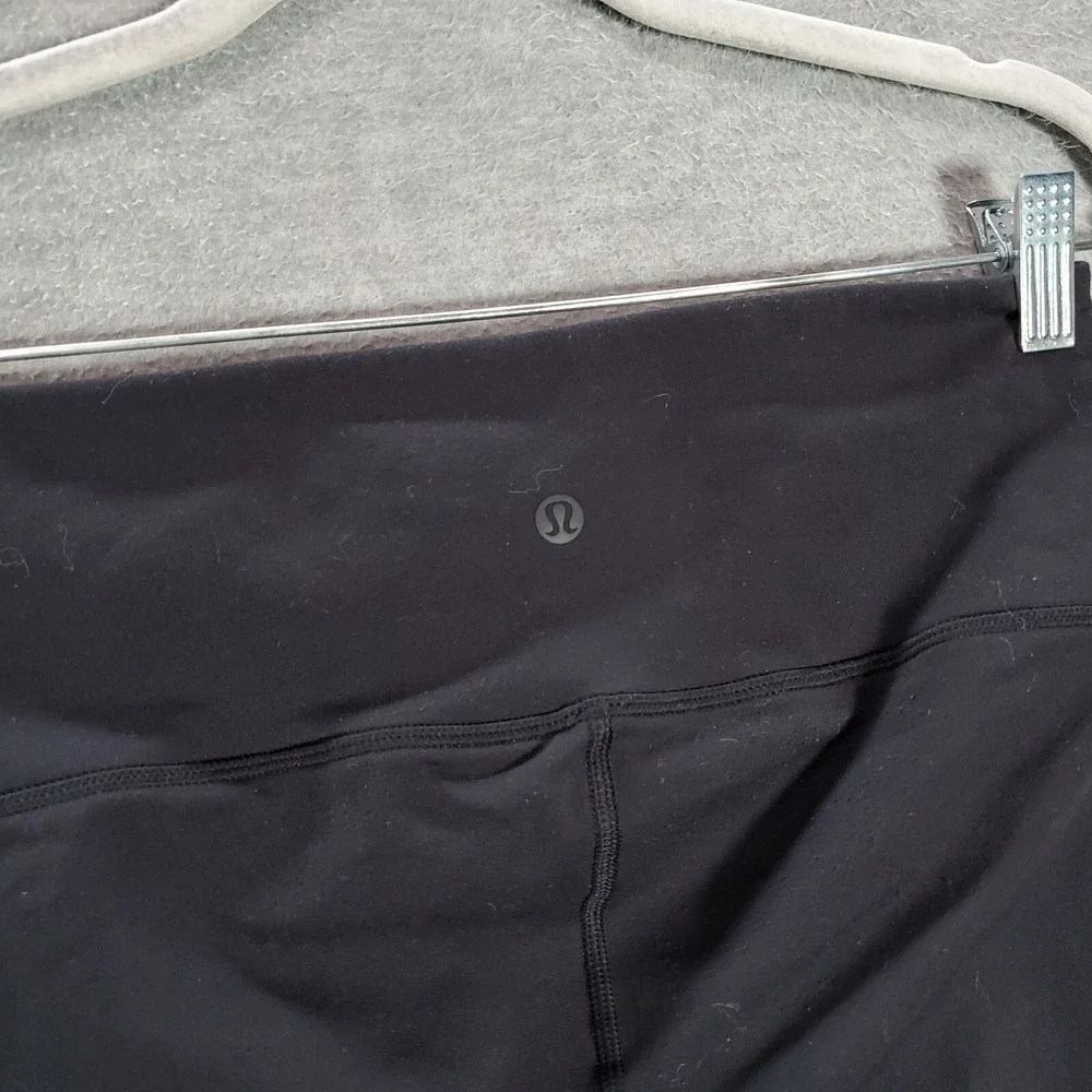 Lululemon Women Activewear Pants 10 Black Reveal Crop Legging Mesh‎ Yoga